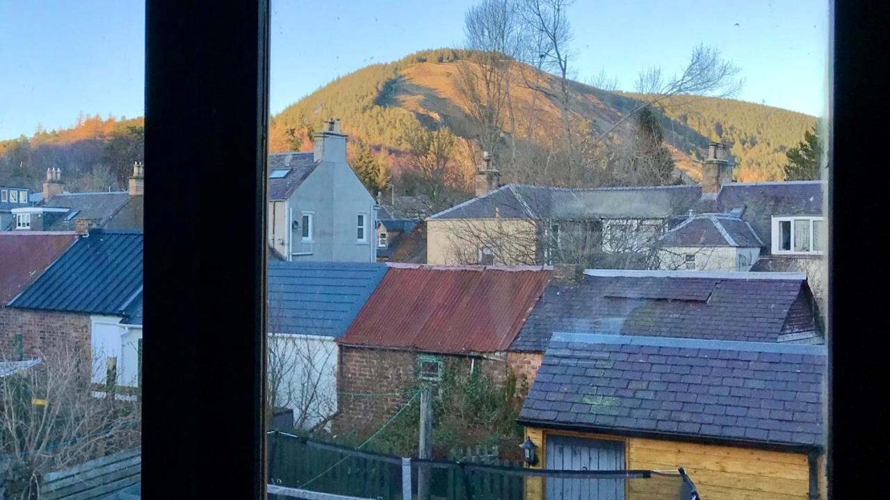 The Morningside Apartment Charming Stylish Apartment In The Centre Of Innerleithen Exterior foto